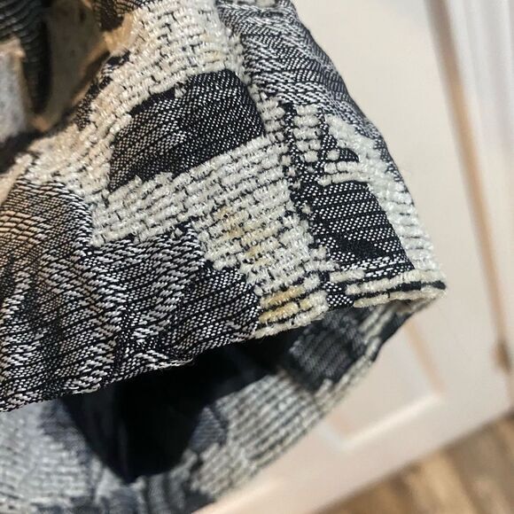 - Woman’s Alfred Dunner black and white coat size 14 HAS MARKS ON SLEEVES - Picture 4 of 11